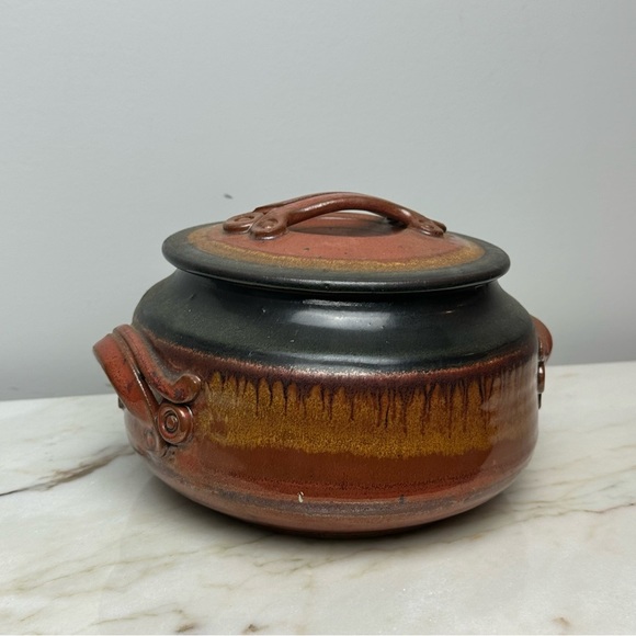 Handmade Signed Ceramic Casserole Dish w Lid - Picture 5 of 14